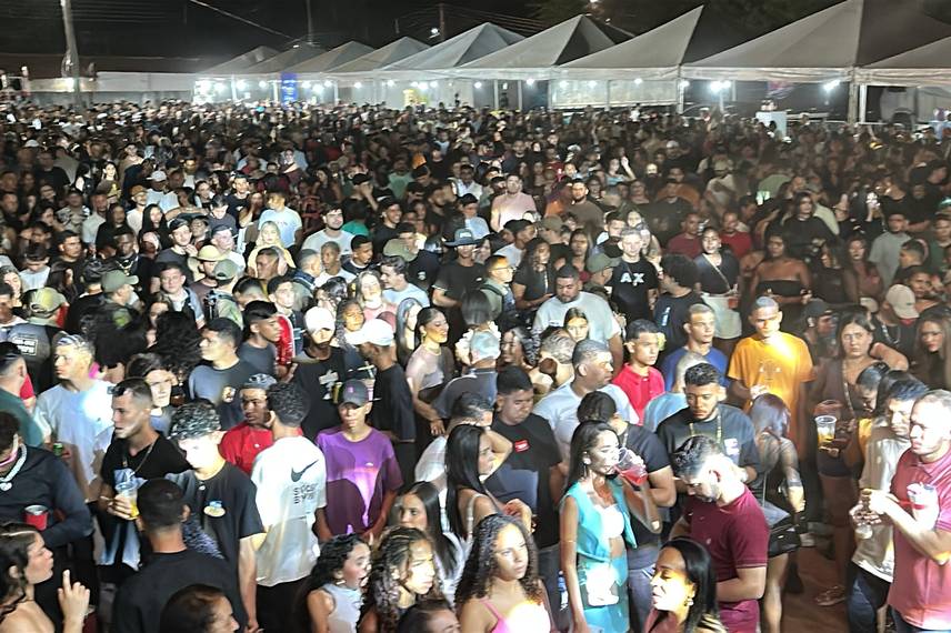 Shows movimentam a terceira edição do Festival Melão e Mel em Canto do Buriti Shows movimentam a terceira edição do Festival Melão e Mel em Canto do Buriti