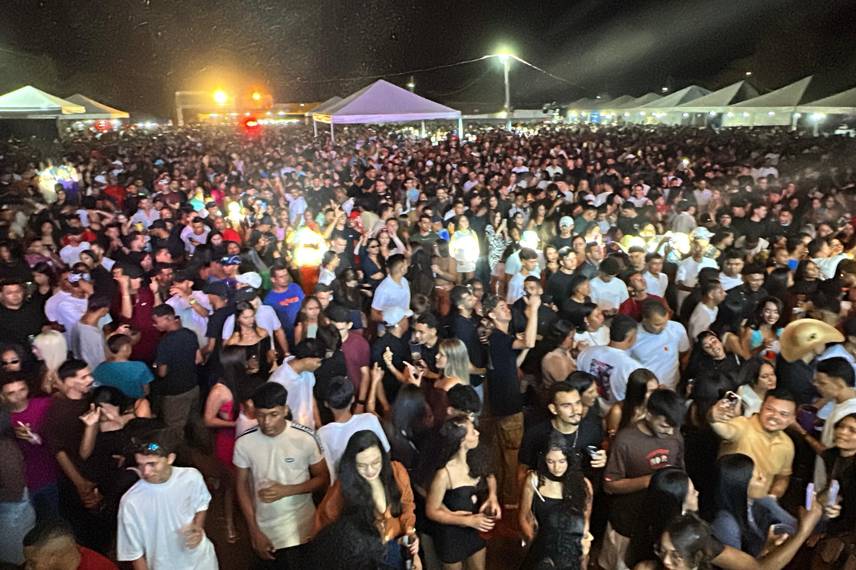 Shows movimentam a terceira edição do Festival Melão e Mel em Canto do Buriti Shows movimentam a terceira edição do Festival Melão e Mel em Canto do Buriti