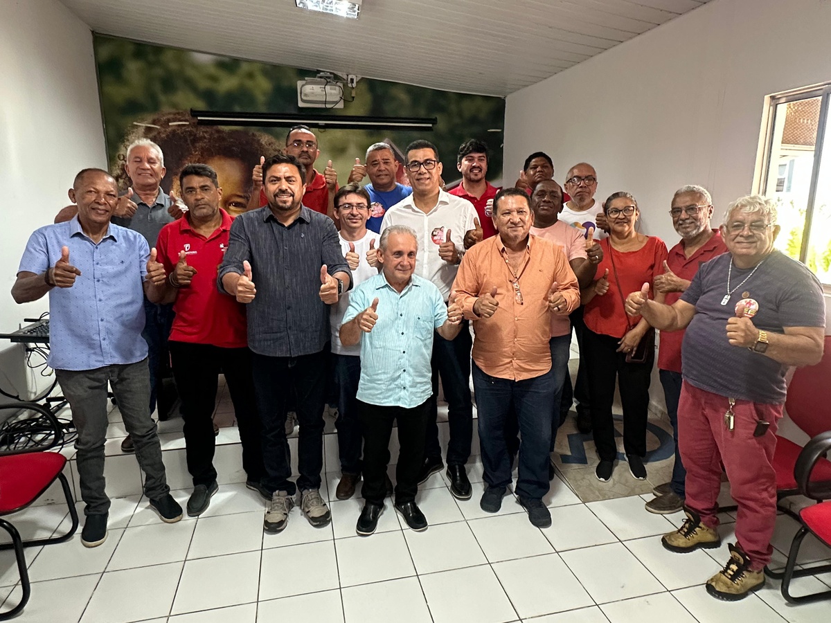 Sindicalistas com João Pereira.