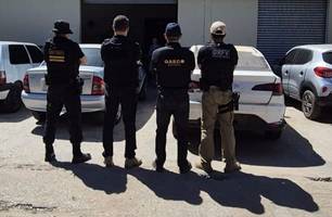 Sucata é interditada em Teresina durante operação contra comércio ilegal de peças (Foto: Reprodução) Sucata é interditada em Teresina durante operação contra comércio ilegal de peças (Foto: Reprodução)