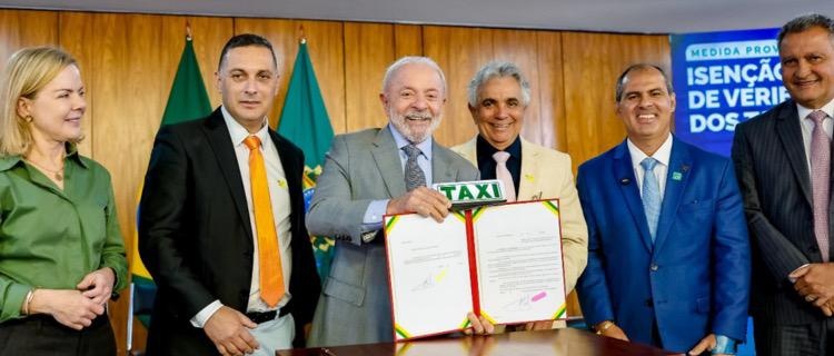Taxistas passam a ter isenção na verificação de taxímetros