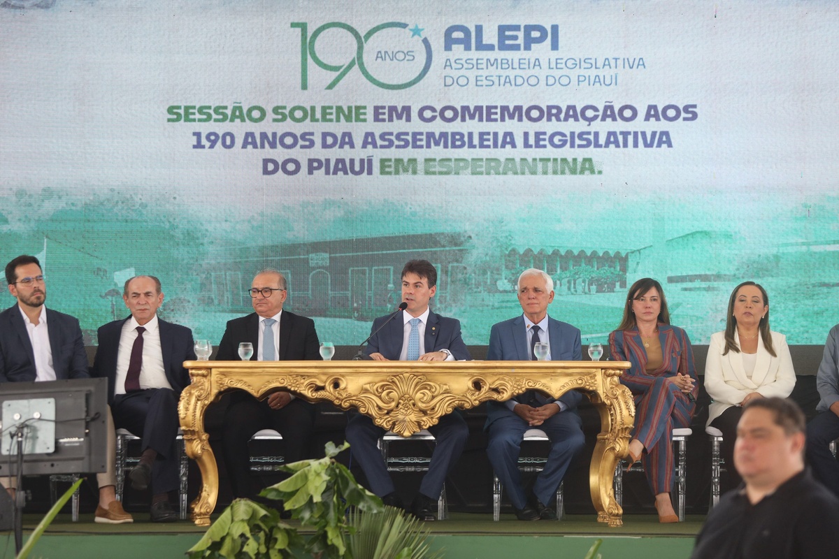 Alepi faz sessão itinerante em São Raimundo Nonato pelos 190 anos do Legislativo