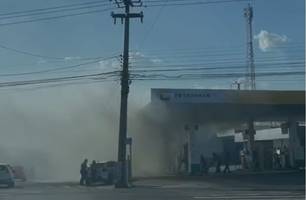 Bomba de combustível pega fogo em posto na zona Sul de Teresina (Foto: Reprodução) Bomba de combustível pega fogo em posto na zona Sul de Teresina (Foto: Reprodução)