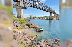 Caminhonete que caiu com ponte entre TO e MA é retirada do rio após quase 8 meses (Foto: Divulgação/Instagram Elias Junior) Caminhonete que caiu com ponte entre TO e MA é retirada do rio após quase 8 meses (Foto: Divulgação/Instagram Elias Junior)