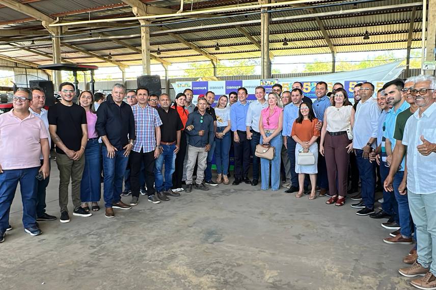 Codevasf realiza mega entrega a 35 municípios piauienses Codevasf realiza mega entrega a 35 municípios piauienses