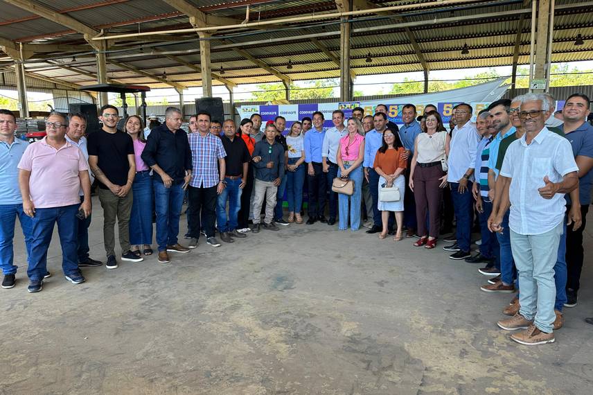 Codevasf realiza mega entrega a 35 municípios piauienses Codevasf realiza mega entrega a 35 municípios piauienses