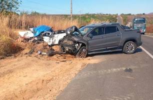 Colisão deixa dois mortos na BR-135, entre Cristino Castro e Alvorada do Gurguéia (Foto: Reprodução/Portal B1) Colisão deixa dois mortos na BR-135, entre Cristino Castro e Alvorada do Gurguéia (Foto: Reprodução/Portal B1)
