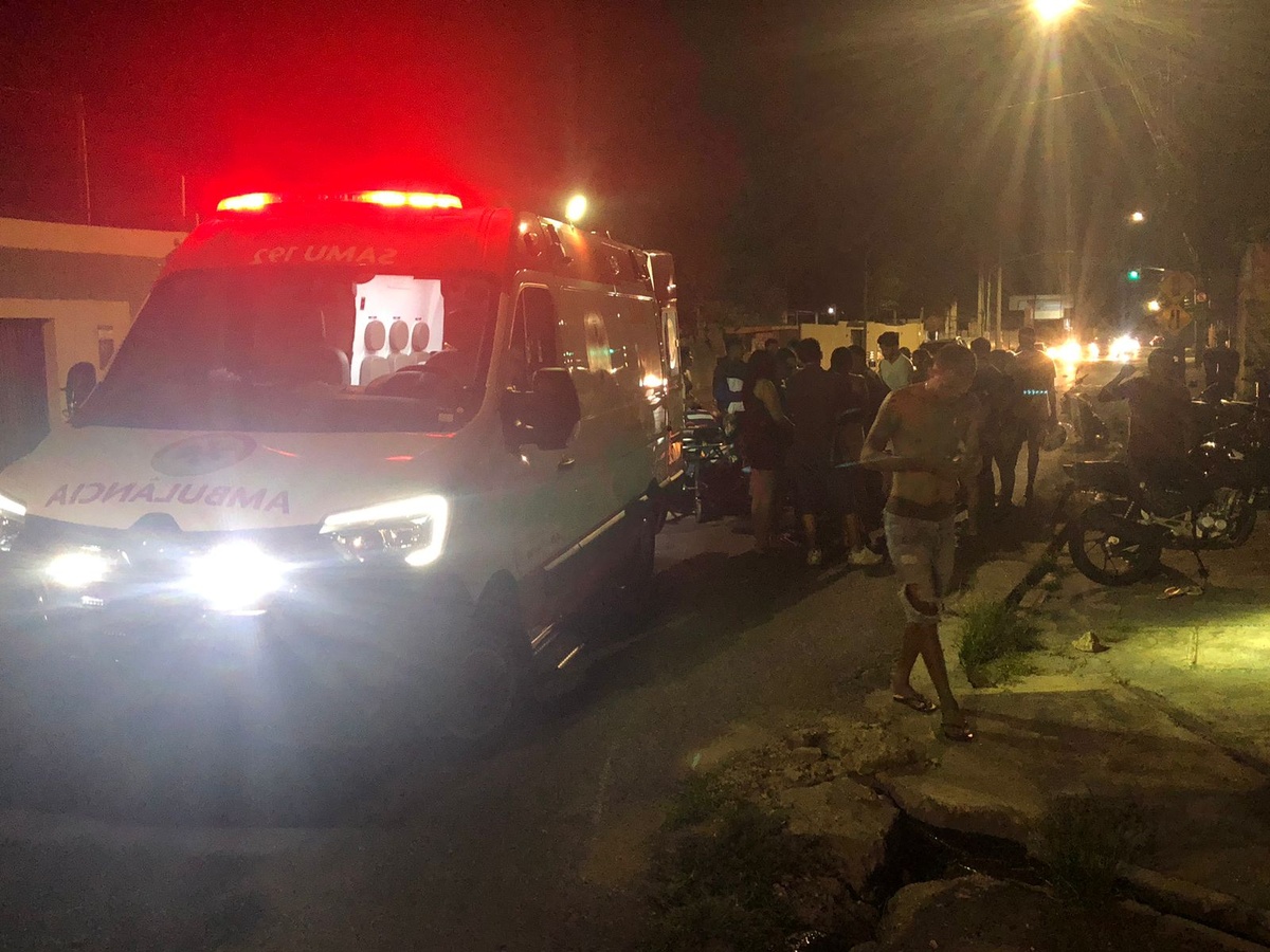 Colisão entre carro e moto deixa jovem gravemente ferido na zona Norte de Teresina