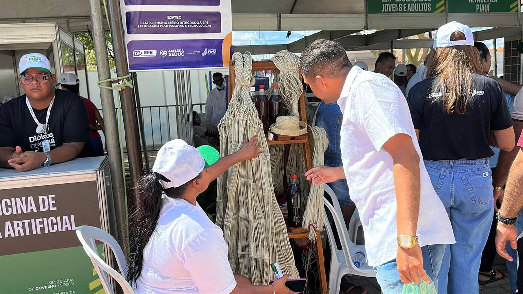 Diálogos pelo Piauí leva serviços e escuta popular a São Raimundo Nonato
