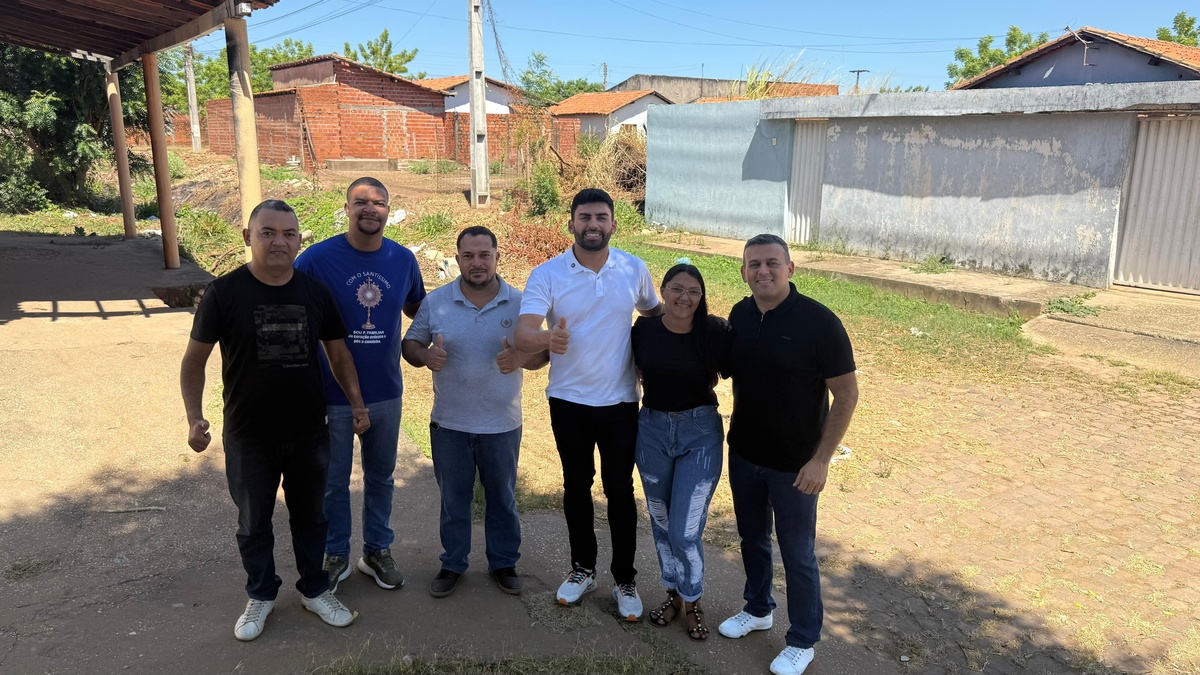 Draga Alana reunido com lideranças do Torquato Neto