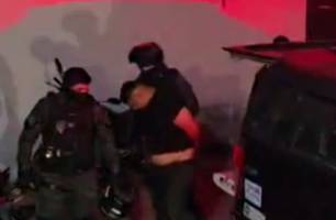 Homem com mandado de prisão é capturado após perseguição entre Timon e Teresina (Foto: Repórter 12/Conecta Piauí) Homem com mandado de prisão é capturado após perseguição entre Timon e Teresina (Foto: Repórter 12/Conecta Piauí)