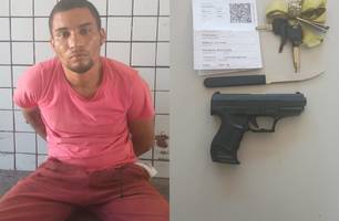 Homem é preso ao tentar furtar moto no Centro de Teresina com simulacro e faca (Foto: Divulgação/PMPI) Homem é preso ao tentar furtar moto no Centro de Teresina com simulacro e faca (Foto: Divulgação/PMPI)