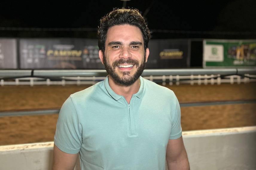 Júnior Macêdo, do Imepi, prestigia 1ª etapa do Campeonato Piauiense de Vaquejada Júnior Macêdo, do Imepi, prestigia 1ª etapa do Campeonato Piauiense de Vaquejada