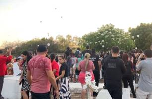 Parnaíba se despede de Penélope Brito e Thiciano Ribeiro em clima de tristeza (Foto: Conecta Piauí) Parnaíba se despede de Penélope Brito e Thiciano Ribeiro em clima de tristeza (Foto: Conecta Piauí)