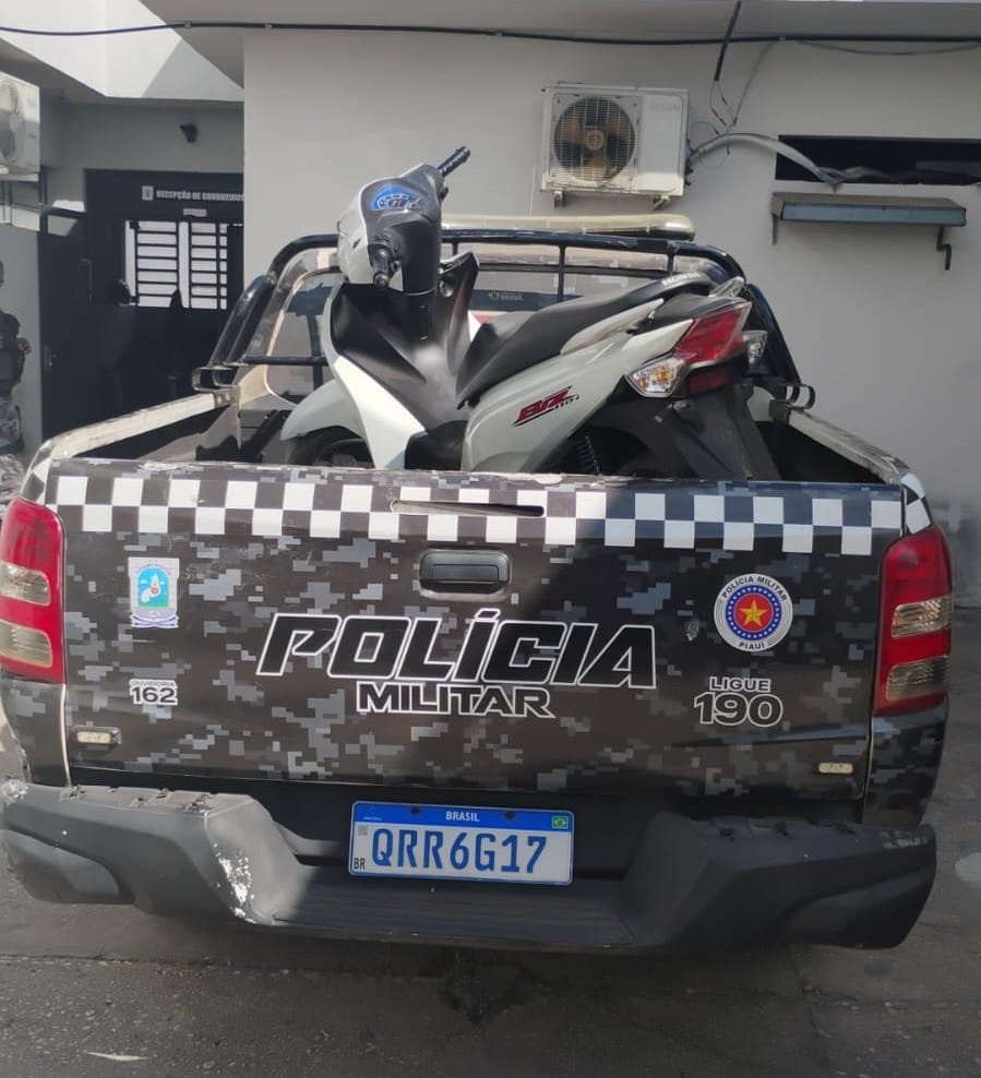 PM apreende drogas, armas e objetos suspeitos na zona Sudeste de Teresina