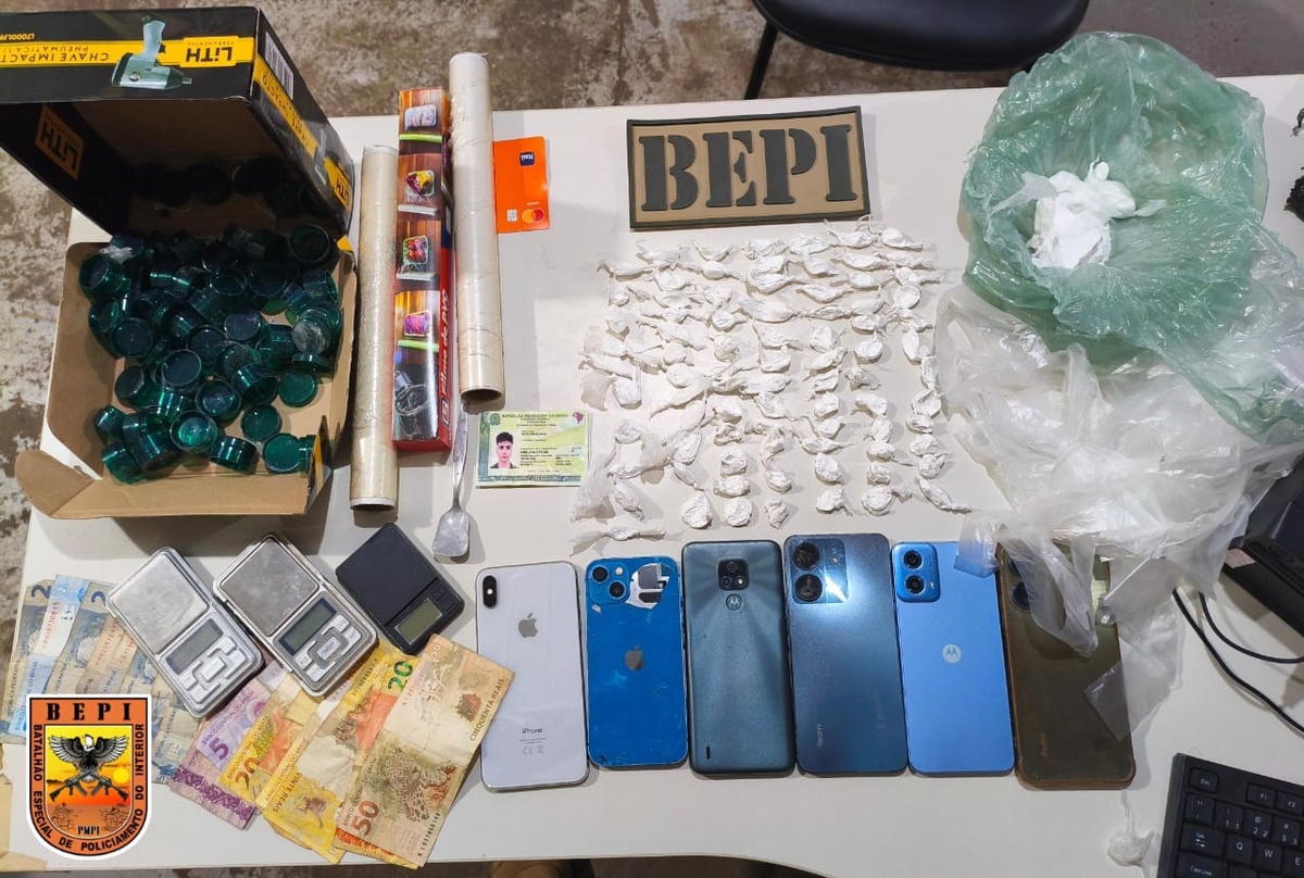 Polícia desarticula ponto de tráfico e prende dois suspeitos em Jaicós