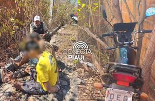 Polícia fica de tocaia e apreende dupla que foi buscar moto roubada em Teresina (Foto: Repórter 12/Conecta Piauí) Polícia fica de tocaia e apreende dupla que foi buscar moto roubada em Teresina (Foto: Repórter 12/Conecta Piauí)