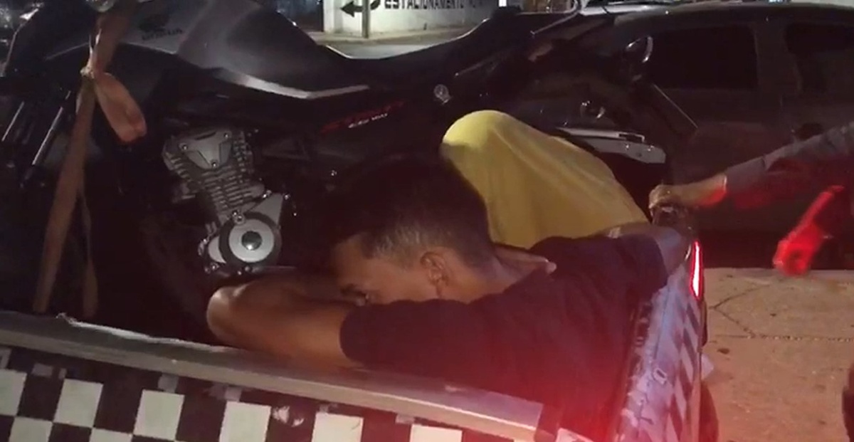 Polícia prende dupla que assaltou familiares de cantora em Teresina