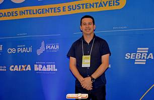 Prefeito de Caxingó participa de congresso sobre cidades inteligentes no Piauí (Foto: Cidades da Net) Prefeito de Caxingó participa de congresso sobre cidades inteligentes no Piauí (Foto: Cidades da Net)