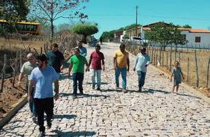 Prefeitura de Santa Rosa avança com pavimentação no bairro Cajueiro (Foto: Reprodução/Redes Sociais) Prefeitura de Santa Rosa avança com pavimentação no bairro Cajueiro (Foto: Reprodução/Redes Sociais)