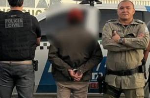 Suspeito é preso com cocaína e espingardas na zona rural de Patos do Piauí (Foto: Reprodução) Suspeito é preso com cocaína e espingardas na zona rural de Patos do Piauí (Foto: Reprodução)