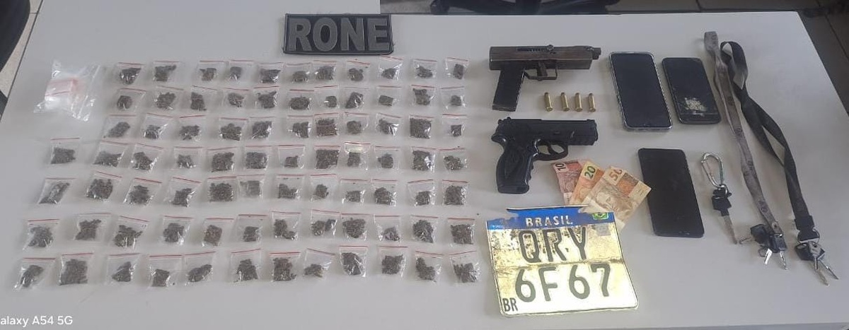Suspeitos fogem da polícia e deixam armas e drogas em casa na zona sul de Teresina