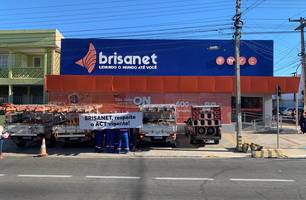 Trabalhadores da Brisanet rejeitam escala 5x2 e fazem ato em Teresina (Foto: Reprodução) Trabalhadores da Brisanet rejeitam escala 5x2 e fazem ato em Teresina (Foto: Reprodução)