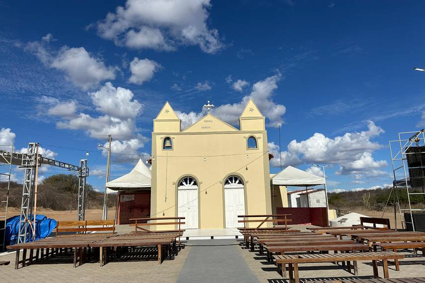 Turismo religioso impulsiona economia e fé em Dirceu Arcoverde, afirma Ramon Café
