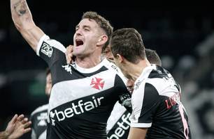 Vasco aplica goleada histórica de 6 a 0 sobre o Santos e deixa o Z4 (Foto: Reprodução)