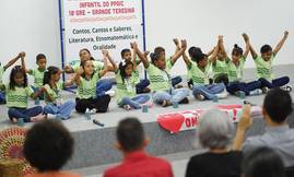 Alunos de Lagoa do Piauí encantam público em colóquio de literatura infantil (Foto: Reprodução)