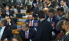 Ao vivo: CCJ analisa proposta da PEC da Blindagem (Foto: Reprodução)