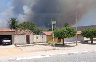 Brigadistas controlam incêndio de grandes proporções em Pimenteiras após quatro dias de combate (Foto: Ascom Semarh) Brigadistas controlam incêndio de grandes proporções em Pimenteiras após quatro dias de combate (Foto: Ascom Semarh)