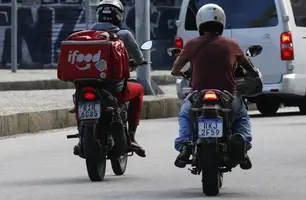 Câmara aprova urgência para votar vale-refeição para entregadores (Foto: Fernando Frazão/Agência Brasil) Câmara aprova urgência para votar vale-refeição para entregadores (Foto: Fernando Frazão/Agência Brasil)
