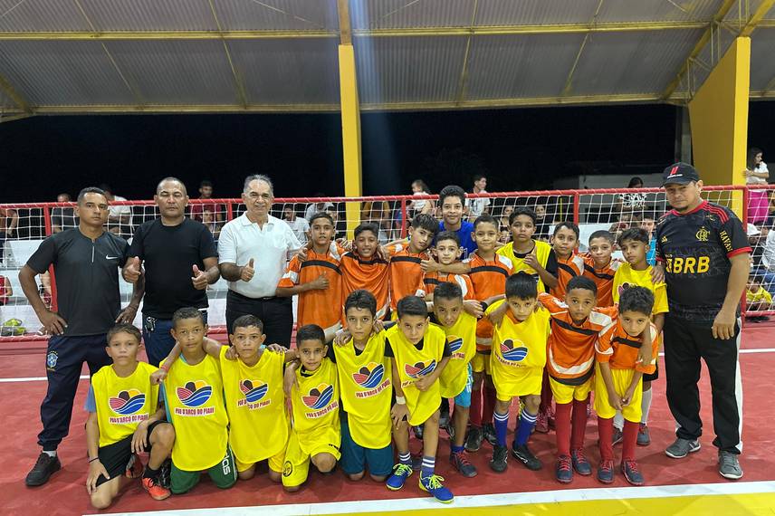 Comunidade celebra entrega da reforma do Ginásio Poliesportivo em Pau D'Arco do PI Comunidade celebra entrega da reforma do Ginásio Poliesportivo em Pau D'Arco do PI