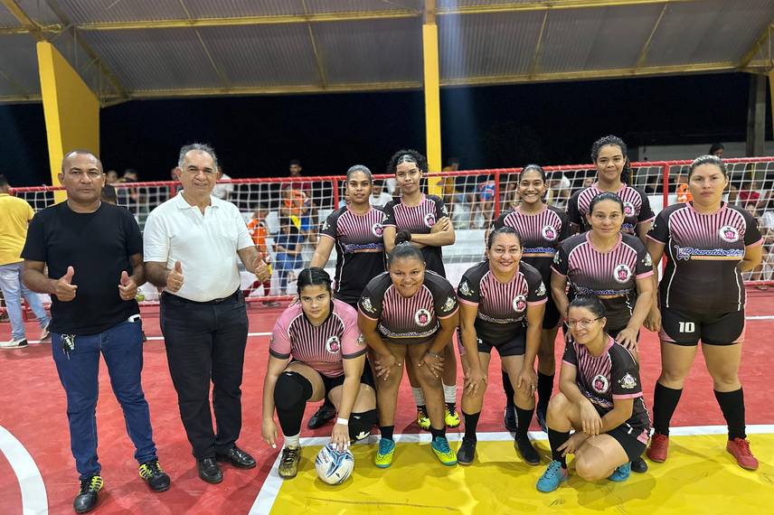 Comunidade celebra entrega da reforma do Ginásio Poliesportivo em Pau D'Arco do PI Comunidade celebra entrega da reforma do Ginásio Poliesportivo em Pau D'Arco do PI