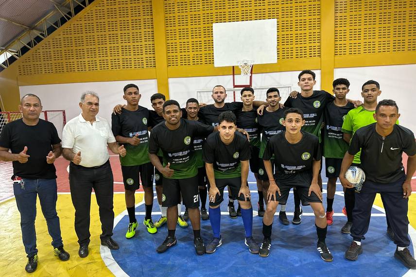 Comunidade celebra entrega da reforma do Ginásio Poliesportivo em Pau D'Arco do PI Comunidade celebra entrega da reforma do Ginásio Poliesportivo em Pau D'Arco do PI