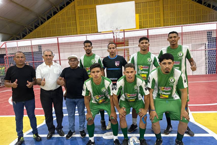 Comunidade celebra entrega da reforma do Ginásio Poliesportivo em Pau D'Arco do PI Comunidade celebra entrega da reforma do Ginásio Poliesportivo em Pau D'Arco do PI