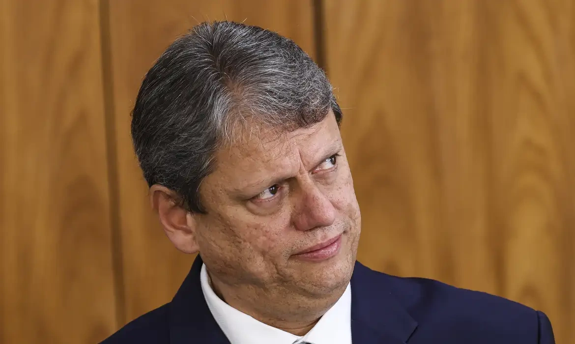 Deputado pede inquérito contra Tarcísio após falas contra STF