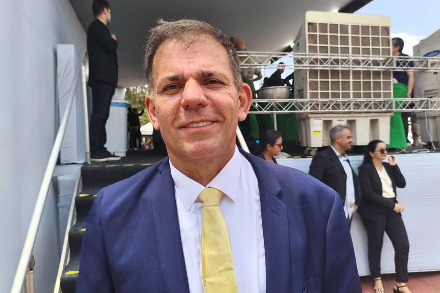 Desfile de 7 de Setembro reúne mais de 50 instituições e leva multidão a Teresina Desfile de 7 de Setembro reúne mais de 50 instituições e leva multidão a Teresina