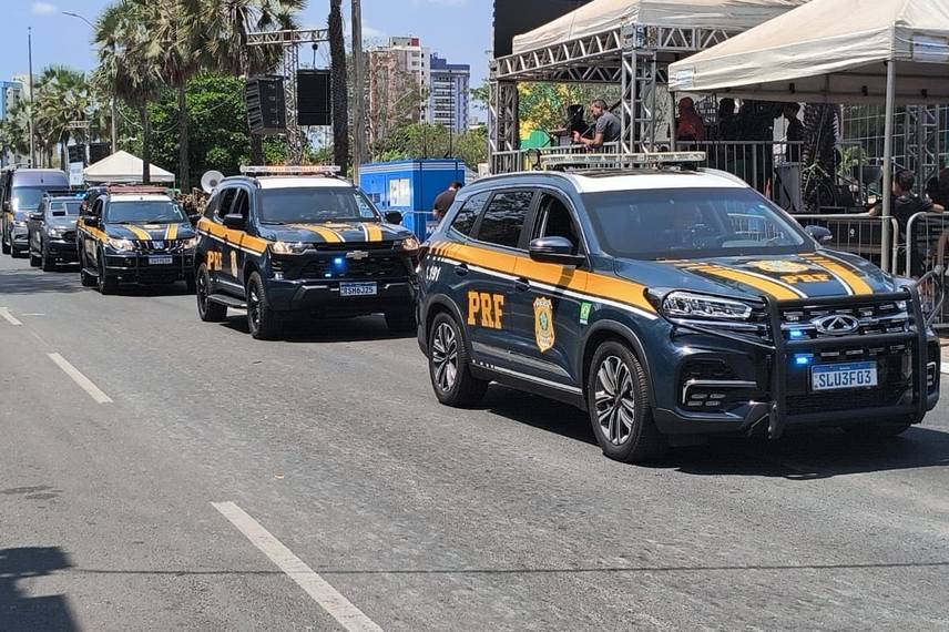 Desfile de 7 de Setembro reúne mais de 50 instituições e leva multidão a Teresina Desfile de 7 de Setembro reúne mais de 50 instituições e leva multidão a Teresina