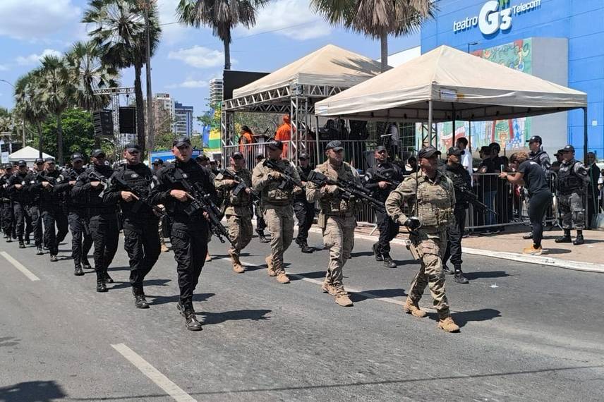 Desfile de 7 de Setembro reúne mais de 50 instituições e leva multidão a Teresina Desfile de 7 de Setembro reúne mais de 50 instituições e leva multidão a Teresina