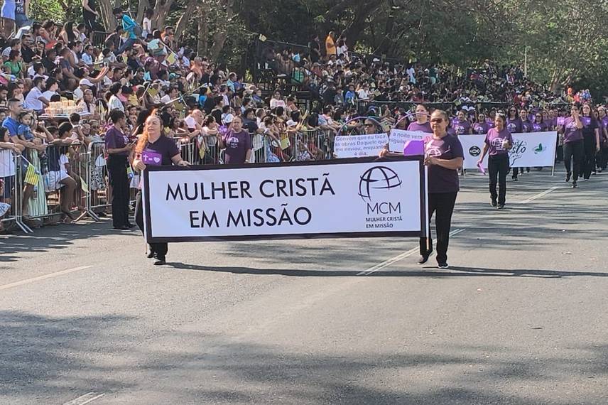 Desfile de 7 de Setembro reúne mais de 50 instituições e leva multidão a Teresina Desfile de 7 de Setembro reúne mais de 50 instituições e leva multidão a Teresina