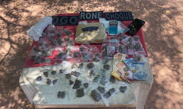 Dois homens são presos com drogas em ponto de venda a céu aberto em Teresina