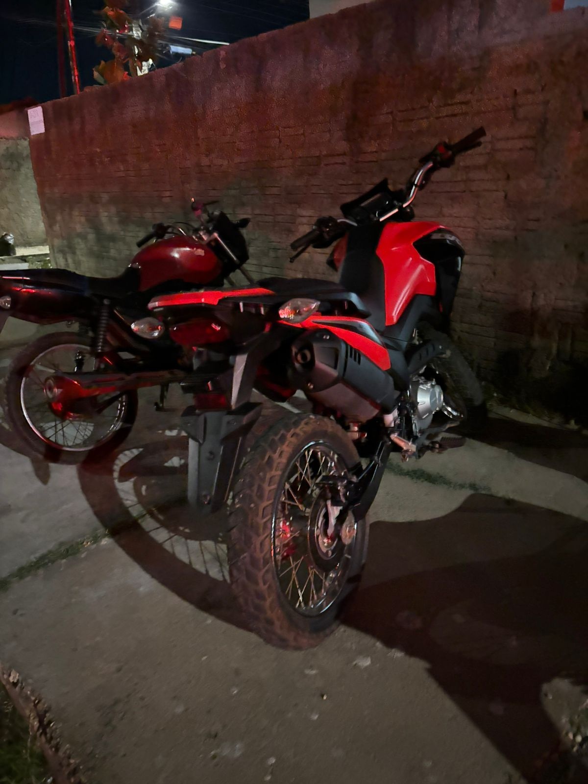 Dupla suspeita de receptação e adulteração de motos é presa em Teresina