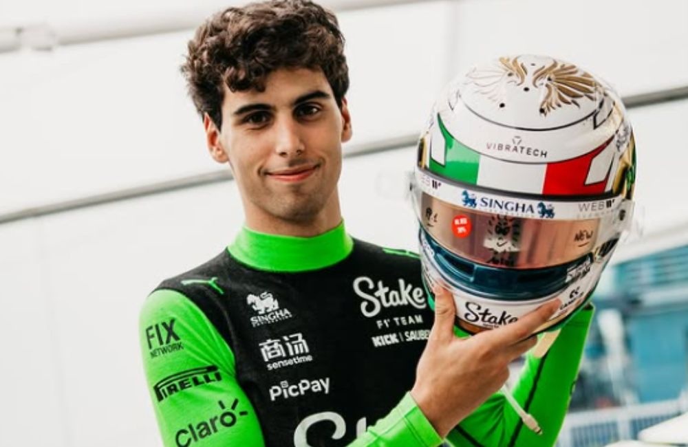 Gabriel Bortoleto é apontado por Ecclestone como possível piloto da Ferrari