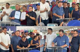 Governador Carlos Brandão anuncia obras e benefícios sociais em Parnarama (Foto: Conecta Piauí) Governador Carlos Brandão anuncia obras e benefícios sociais em Parnarama (Foto: Conecta Piauí)