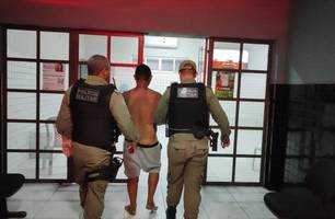 Homem é preso após agredir mãe e tentar incendiar casa em Parnaíba (Foto: Reprodução) Homem é preso após agredir mãe e tentar incendiar casa em Parnaíba (Foto: Reprodução)