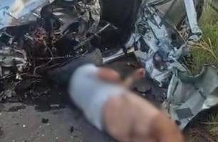 Motorista Fica Gravemente Ferido em Colisão entre carro e Ônibus na BR-343 no Piauí! (Foto: Reprodução/Redes sociais) Motorista Fica Gravemente Ferido em Colisão entre carro e Ônibus na BR-343 no Piauí! (Foto: Reprodução/Redes sociais)