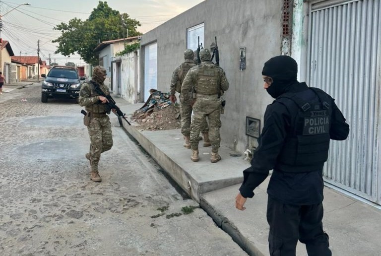 Operação cumpre mandados contra pessoas ligadas ao 'Golpe do Chico'