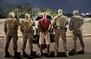 PM apreende drogas e arma de fogo em operação na zona Sudeste de Teresina (Foto: Divulgação/PMPI) PM apreende drogas e arma de fogo em operação na zona Sudeste de Teresina (Foto: Divulgação/PMPI)
